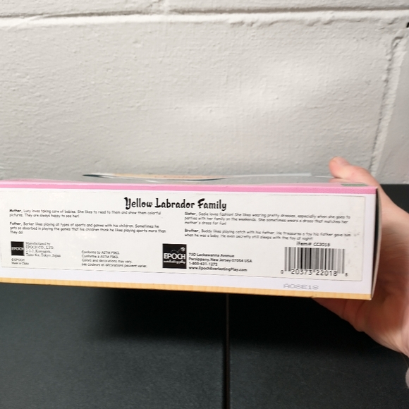 Calico Critters Yellow Labrador Family - Picture 4 of 6